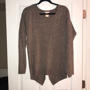 Brown acrylic sweater ✨